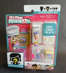 Mini Mixieq's Cupcake Baker Pack Mystery Figure Playset Stove Oven Mattel New. Price: $23.89.