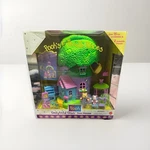 Disney Winnie The Pooh Delightful Days Tree House Vintage 1999 New Figures & Box. Price: $600.00.