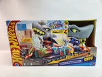 Hot Wheels Ultra Shark Car Wash City Track Set Toy HTN82 Brand New. Price: $59.00.