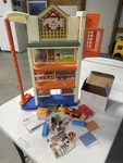 Bluey Hammerbarn Shopping Playset With Accessories Used. Price: $50.00.