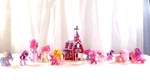 My Little Pony Sweet Apple Acres Barn Playset Hasbro + Pinkie Pie Mcdon Used. Price: $25.00.
