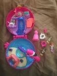Fun Mattel FRY38 Polly Pocket World Game Set Used. Price: $14.20.