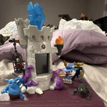 Skylanders Portal Master Castle Playset With Figures Battery Powered Lights Used. Price: $25.00.