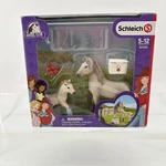 Schleich Club 42430 Hannah First Aid Kit Icelandic Horses Foal Set Nib New. Price: $19.99.
