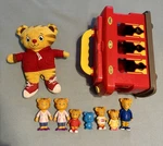 The Fred Rogers Company Daniel Tiger's Neighborhood Playset With Figures & Plush Used. Price: $34.99.